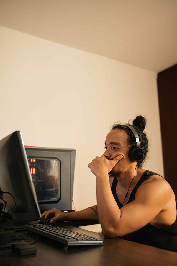 Come si può aumentare l'efficienza del sistema di riscaldamento in un veicolo elettrico in climi molto freddi?